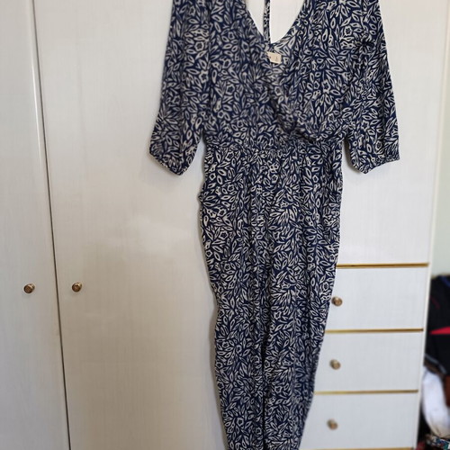 Hollister jumpsuit like new, 100% viscose, white and blue, XXL