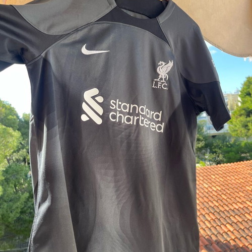 Liverpool black jersey like new, size medium
