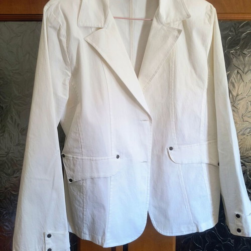 Women's jacket like new, 100% cotton, white, size 6XL