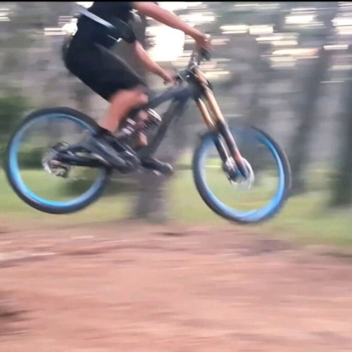 MTB Downhill Custom Commencal Furious Special Project with FoxFactory Kashima