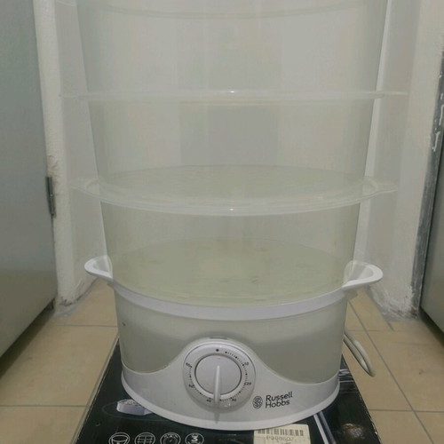 Russell Hobbs steamer like new with 3 tiers, 9 liters, 60 minutes