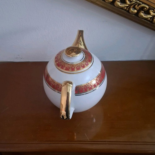 Istanbul Porcelain teapot like new, vintage style with gold details