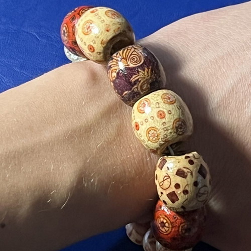 Handmade bracelet with multicolored beads