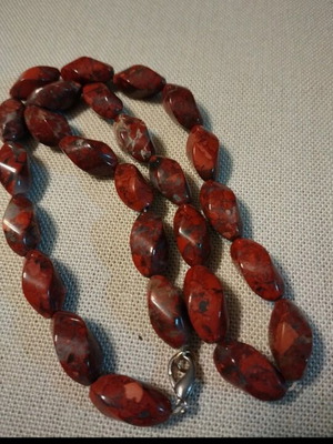 Necklace like new with semi-precious stones