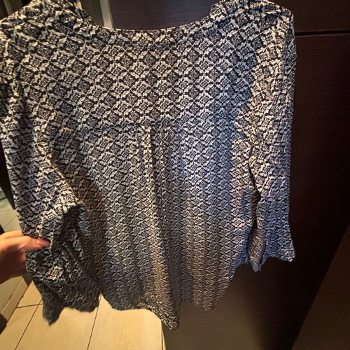 Atmosphere shirt like new, black and white, size S