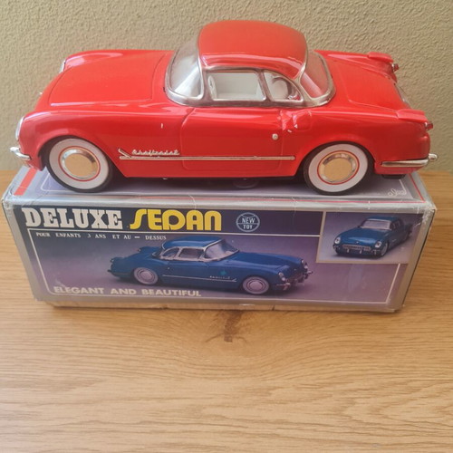 MF316 Chevrolet Corvette tin toy car 1:18 scale like new with original box