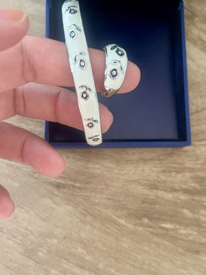 United Colors of Benetton jewelry set with white enamel and floral motif new