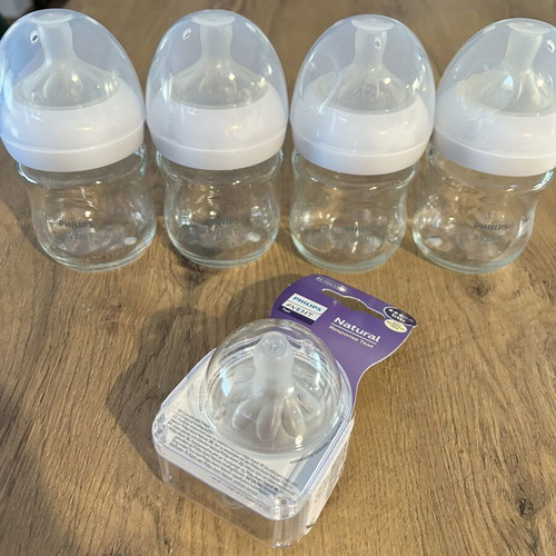 Philips Avent glass baby bottles pack of 4 with new nipples