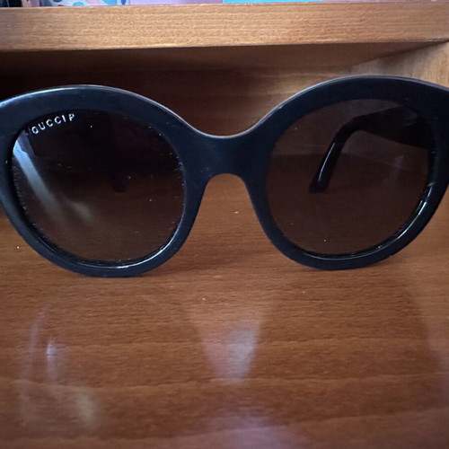 Gucci women's sunglasses like new, black