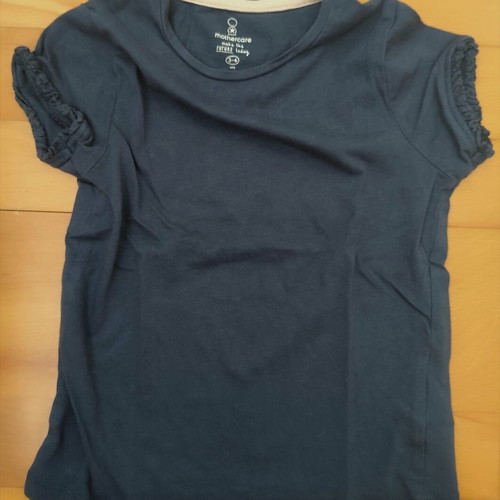 T-shirts pack of 5 size 104 cm like new