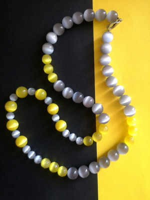 Long handmade necklace with cat's eye semi-precious stones new, gray and yellow