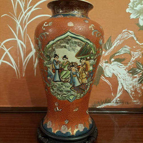 Satsuma porcelain vase used with handmade embossed painting