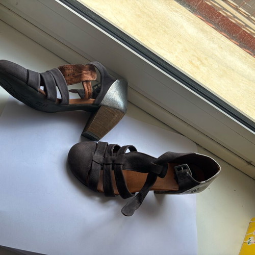 Fly London Antilop violet dark sandals like new, size 39