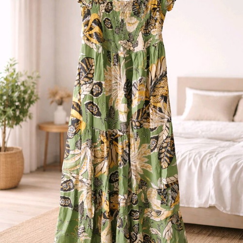Midi dress Attrativo no S like new, green with tropical pattern
