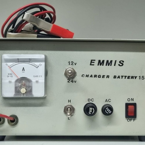 Φορτιστής μπαταριών αυτοκινήτου Emmis 15A με αναλογικό αμπερόμετρο