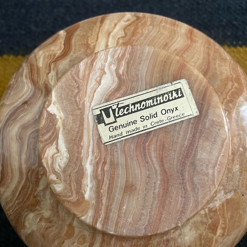 Onyx decoration in like-new condition