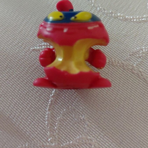 Superzing figures collection with rare secret fridge, like new, 12 pcs