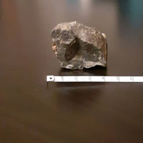 Mineral sample like new, 152 grams, metallic luster
