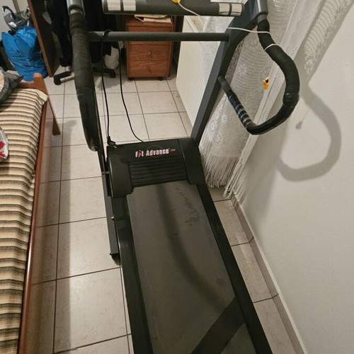 FitAdvance 2000 Electric Treadmill like new, foldable