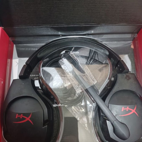Gaming Headset Cloud Stinger S 7.1 used, pads might need change, one speaker quieter