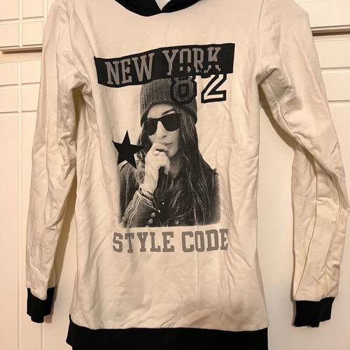 Black and white Evita hoodie for girl 12 years like new