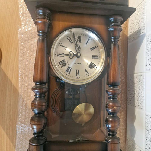 Lava 21 Day Wall Clock like new, Korean
