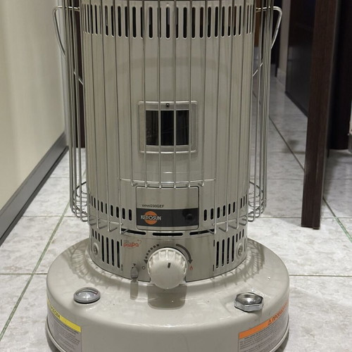 Kerosene Heater like new with electronic ignition and 7.5L tank