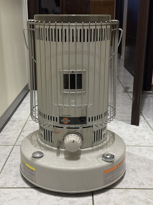 Kerosene Heater like new with electronic ignition and 7.5L tank