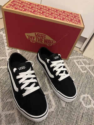 Vans αθλητικά παπούτσια καινούργια, μέγεθος 36, μαύρο με άσπρο