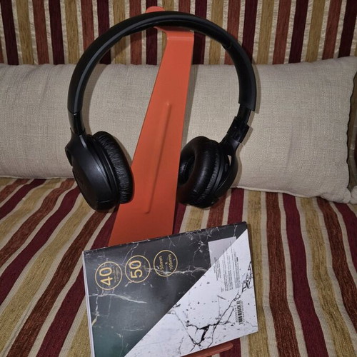 Mobile and headphone stand like new, red