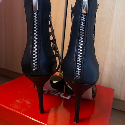 Leather shoes size 40, black
