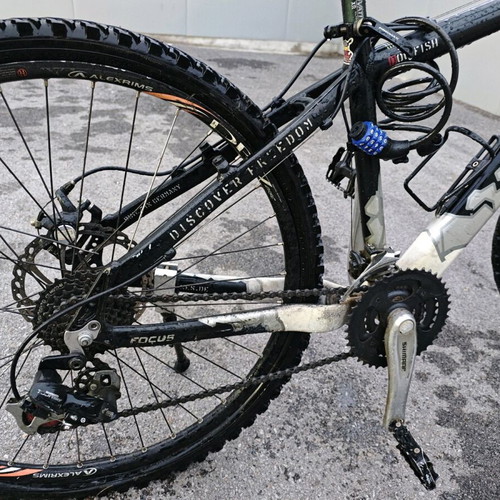 Mountain bicycle like new, disc brakes, 27 inch, men's