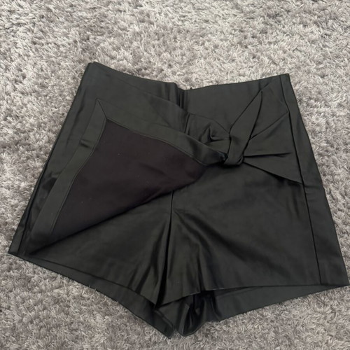 Zara short leather skirt-style shorts like new, size S-M-L, black
