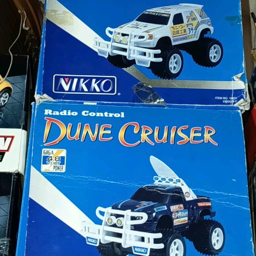 Nikko remote control cars new, set of 2