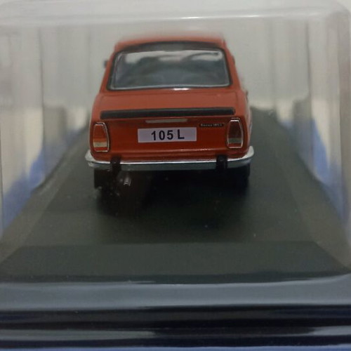 Unforgettable Cars Skoda 105L 1983 1:43 model new with magazine