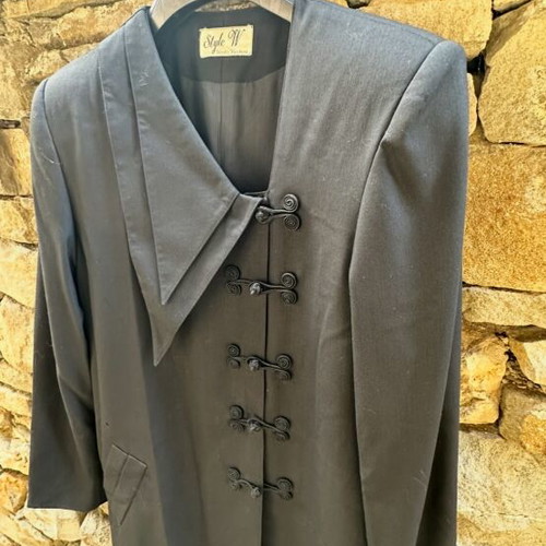 Black gabardine coat like new, formal, size M
