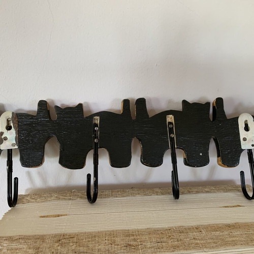 Wooden hanger with four carved cats, handmade, new