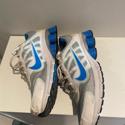 Nike Shox Qualify 2 athletic shoes used, size 42, white and blue