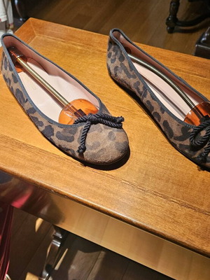 Pretty Ballerinas khaki ballerinas used, size 40