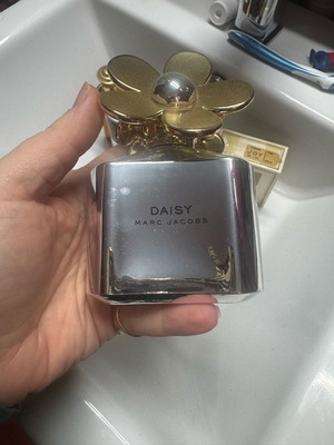 Daisy Silver Edition Marc Jacobs perfume 100 ml like new