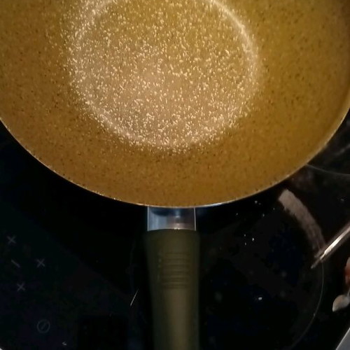 Nonstick wok unused