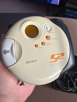 Sony S2 D-SJ301 Walkman G-Protection portable CD player used