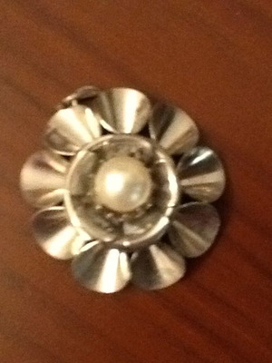 PENDANT-VINTAGE PERIOD PIECE 1970-