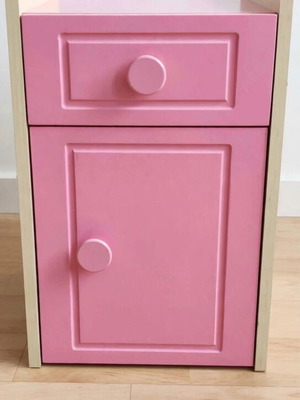 Children's room bedside table like new