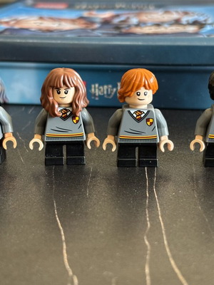 Lego Harry Potter φιγούρες πακέτο σαν καινούργιο με πουλόβερ Γκρίφιντορ