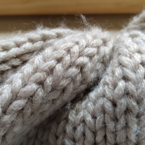Stamion knitted hat used, ecru acrylic, one size