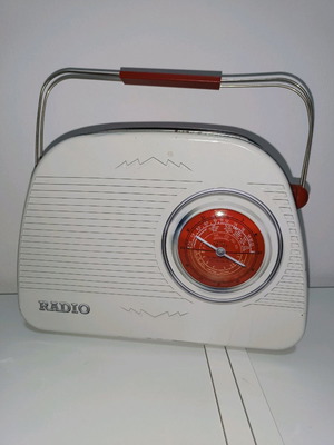 Metal radio box