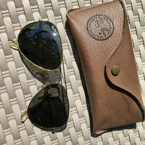 Ray-Ban Aviator Classic RB3025 sunglasses like new, green G-15 lenses