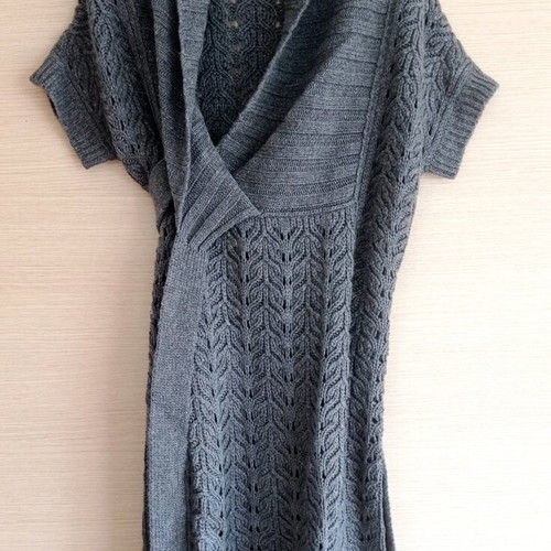 Knitted long kazaka sweater large new, gray