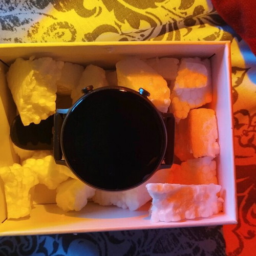 Smart watch like new with call function and charger
